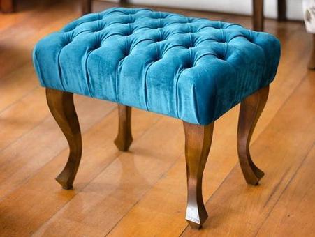 Chairs & Pouffes