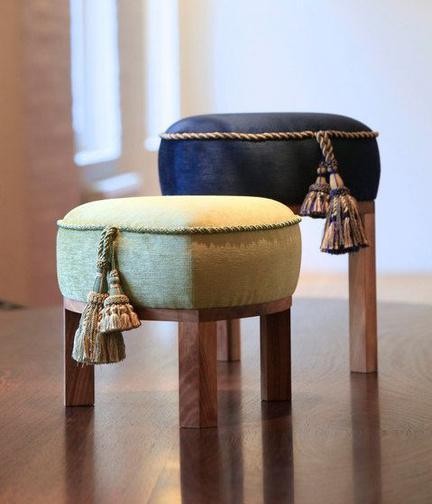 Chairs & Pouffes